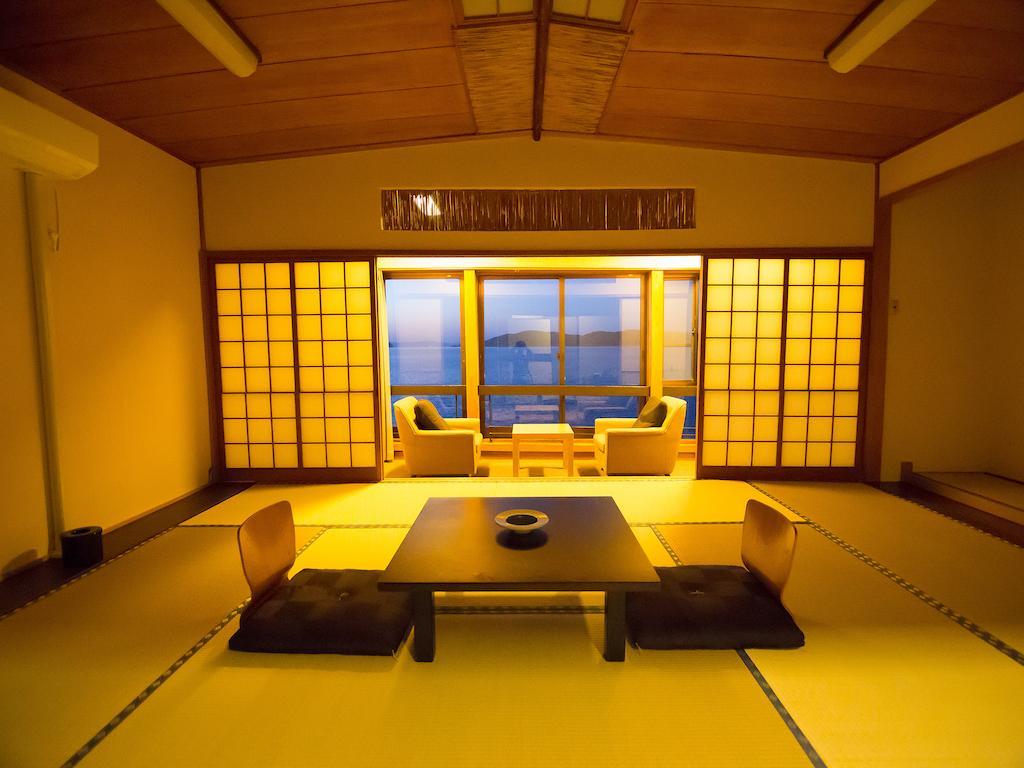 Wakayama Kada Onsen Kada Kaigetsu Hotell Rum bild