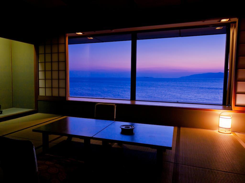 Wakayama Kada Onsen Kada Kaigetsu Hotell Rum bild