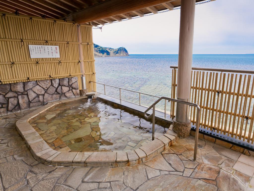 Wakayama Kada Onsen Kada Kaigetsu Hotell Exteriör bild