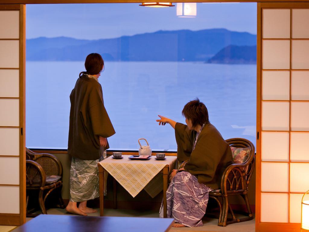 Wakayama Kada Onsen Kada Kaigetsu Hotell Rum bild
