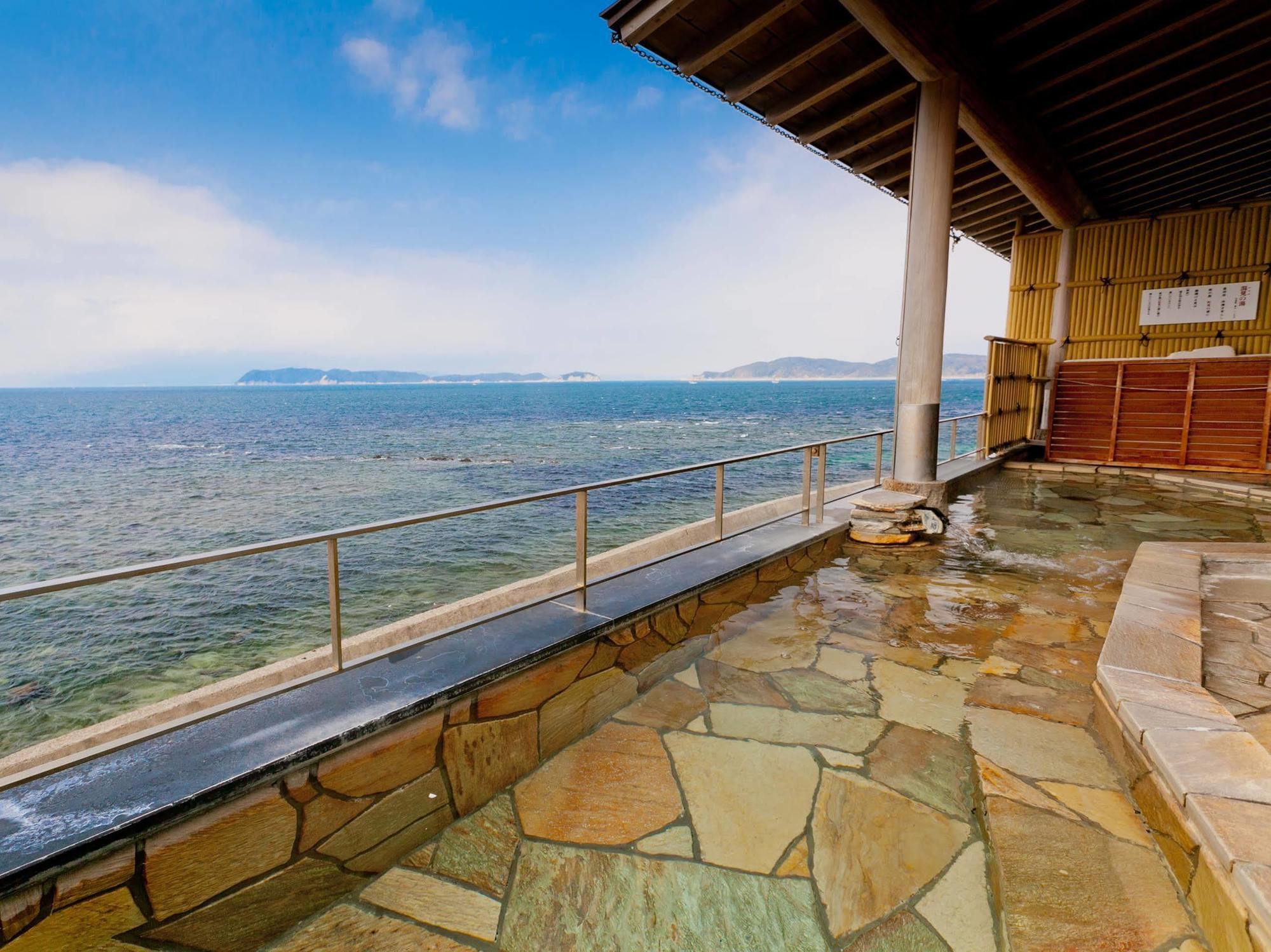 Wakayama Kada Onsen Kada Kaigetsu Hotell Exteriör bild