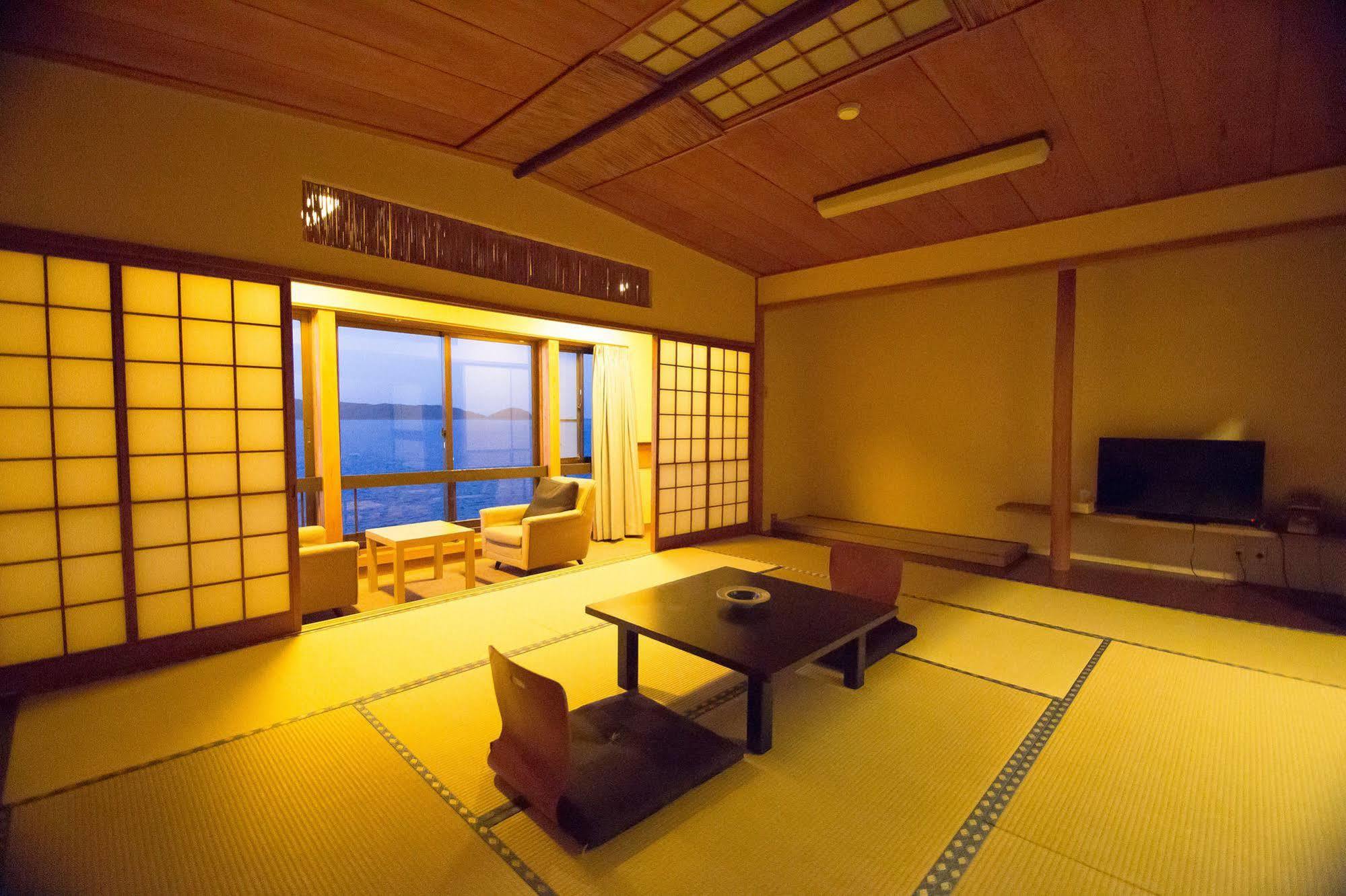 Wakayama Kada Onsen Kada Kaigetsu Hotell Exteriör bild