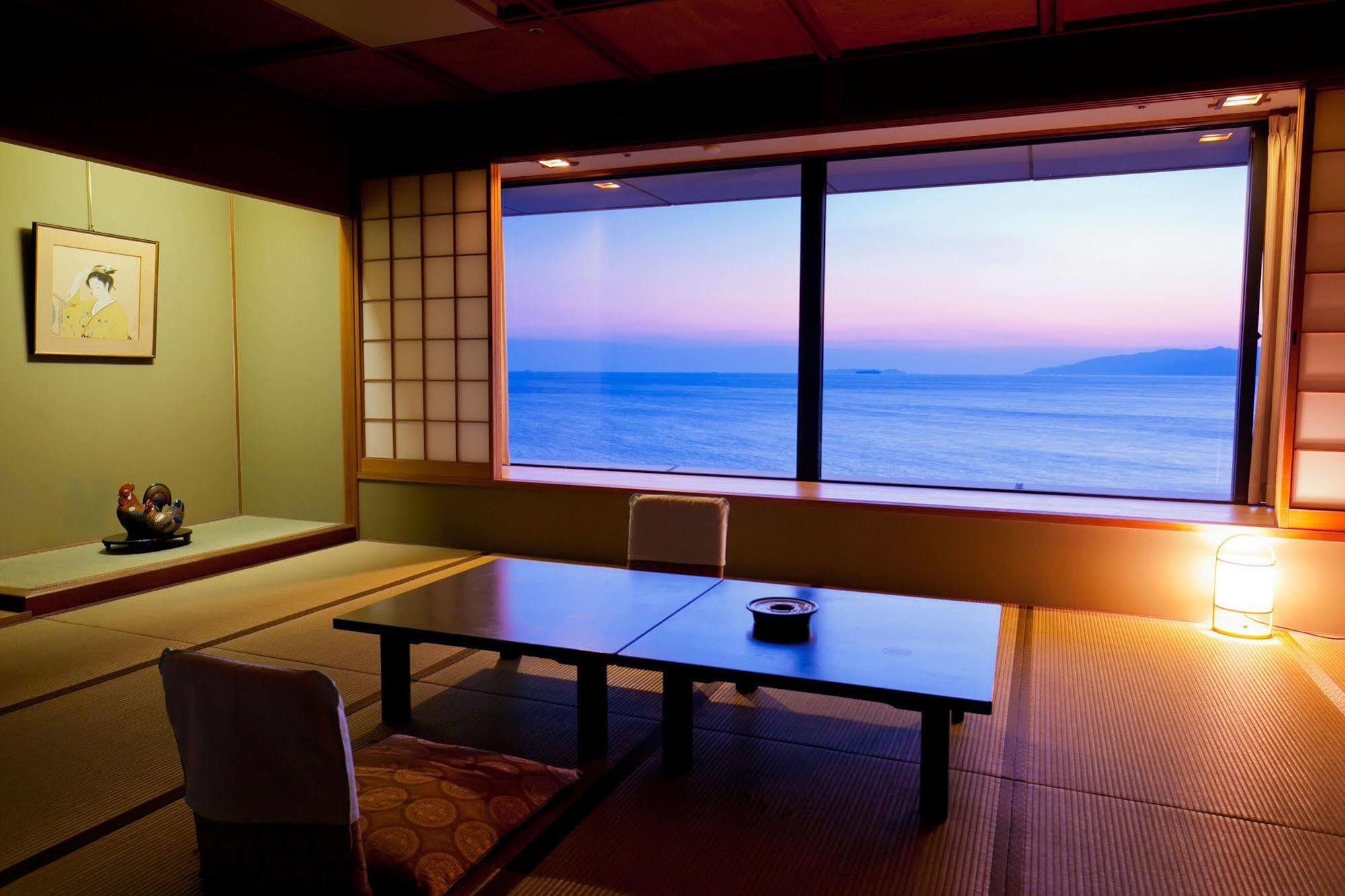 Wakayama Kada Onsen Kada Kaigetsu Hotell Exteriör bild