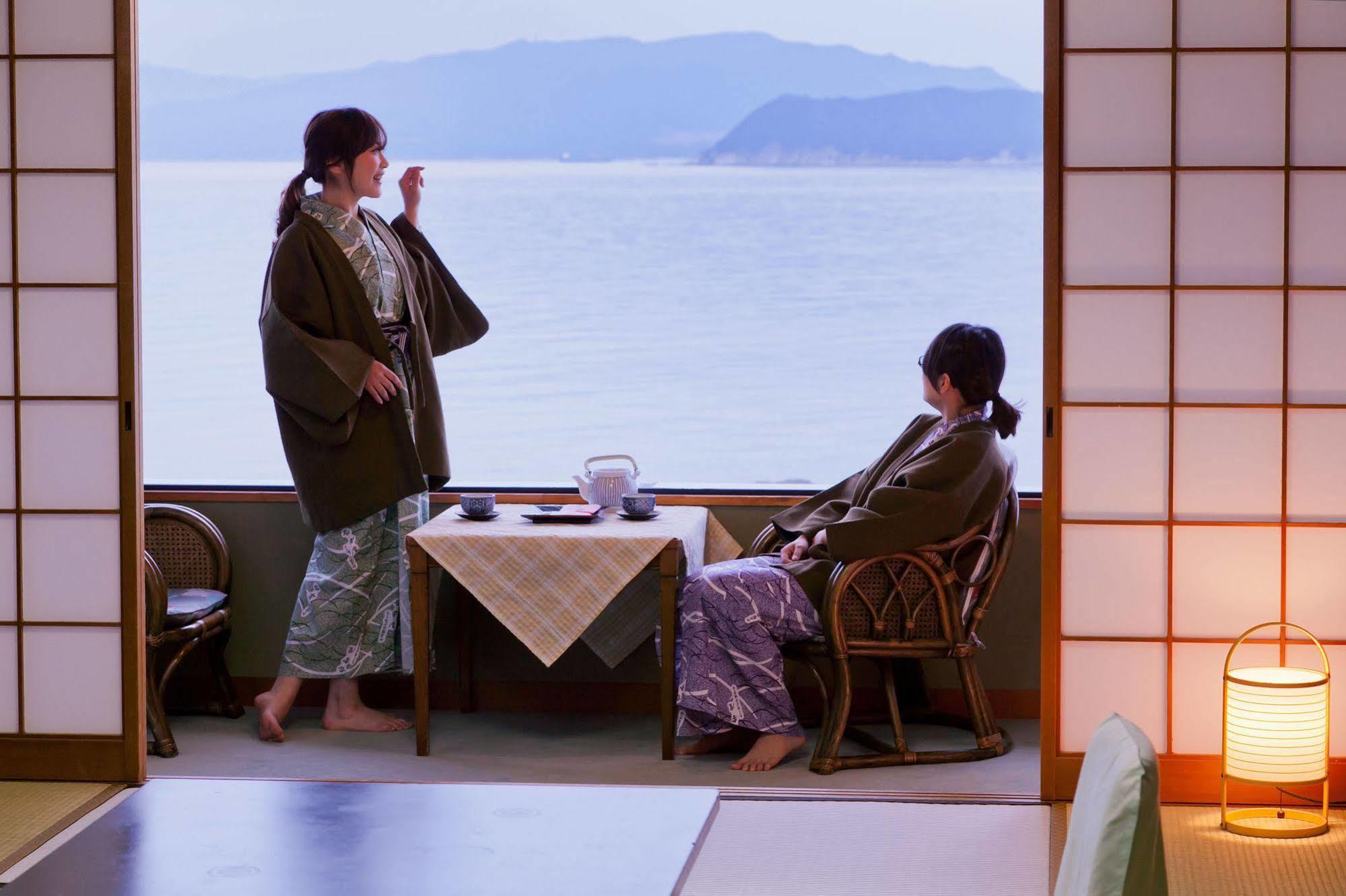 Wakayama Kada Onsen Kada Kaigetsu Hotell Exteriör bild