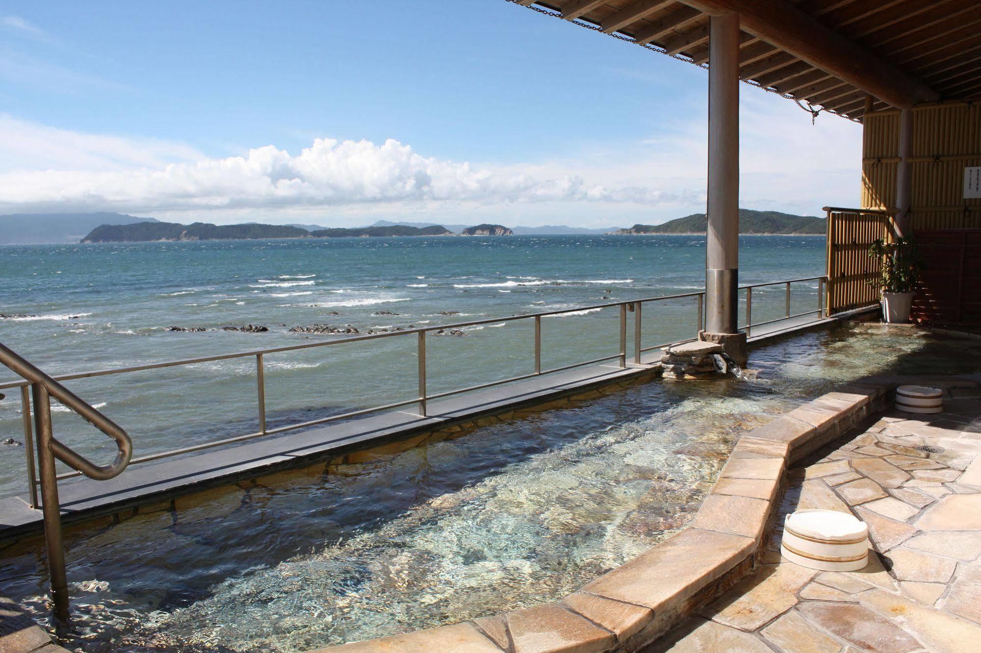 Wakayama Kada Onsen Kada Kaigetsu Hotell Exteriör bild